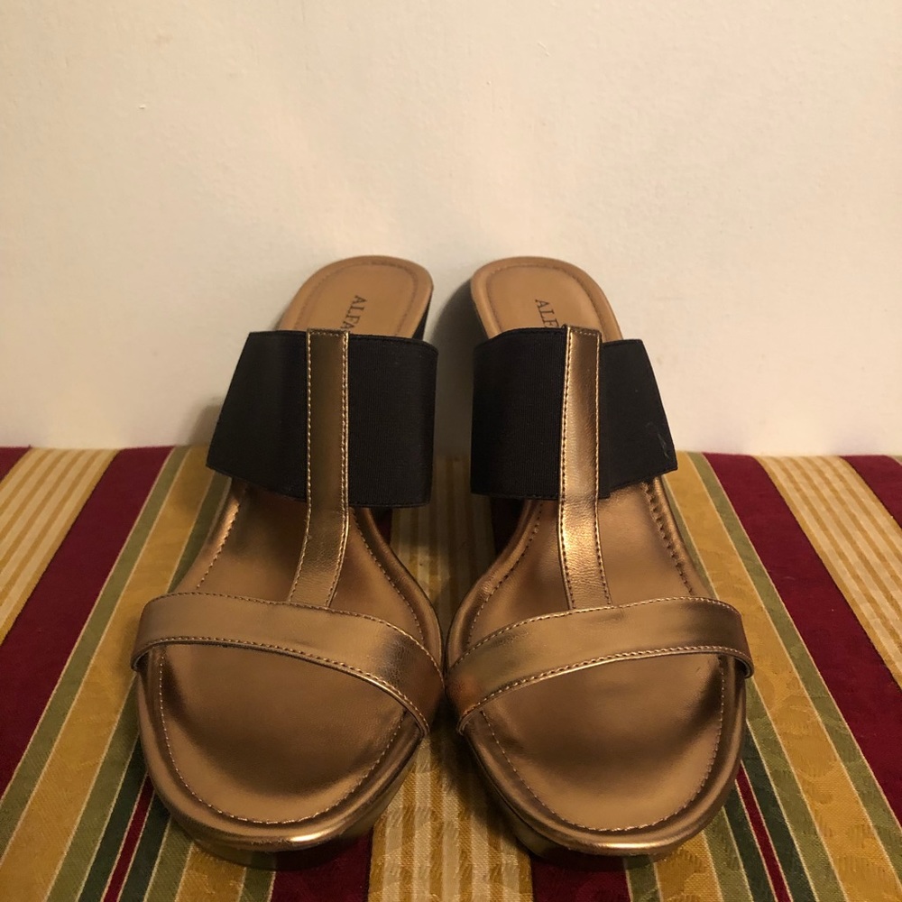 Wedge shoes - Picture 2 of 7